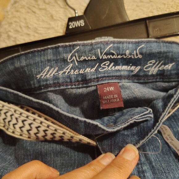 Gloria Vanderbilt Bermuda Mayfair Mia Belted Denim Jean Shorts Plus Size 24W NWT - Picture 7 of 14